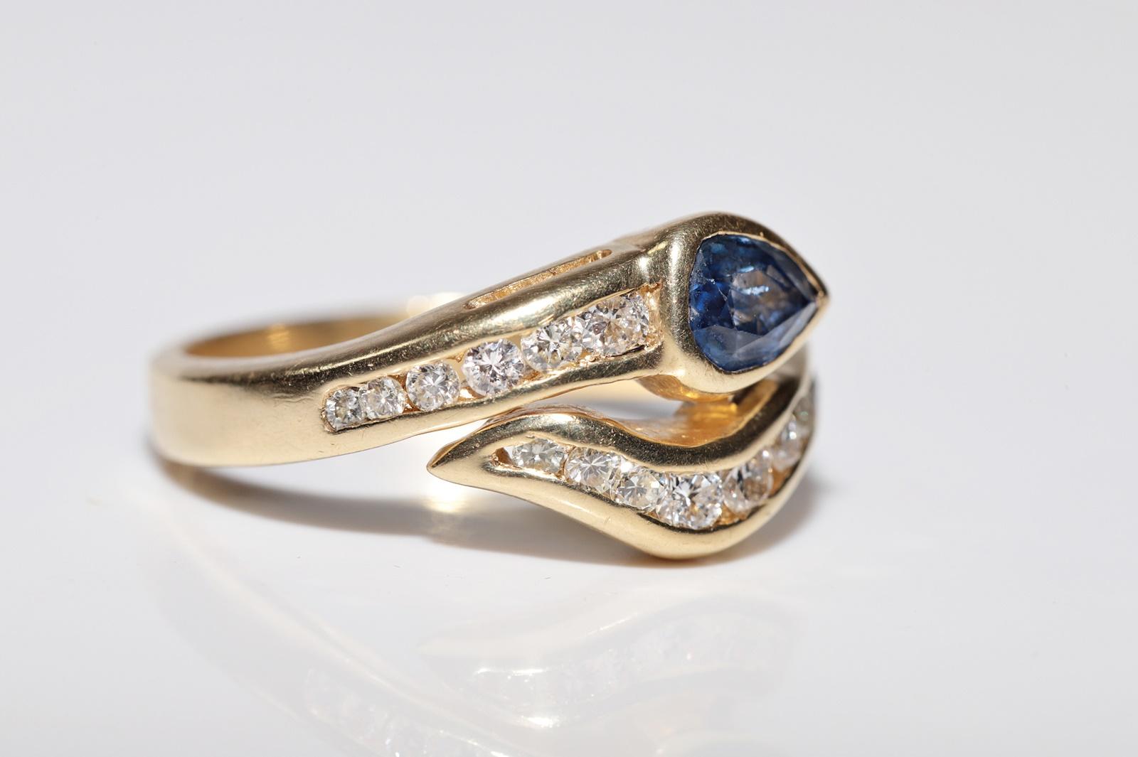Vintage Circa 1980s 18k Gold Natural Diamond And Sapphire Snake Style Ring In Good Condition In Fatih/İstanbul, 34