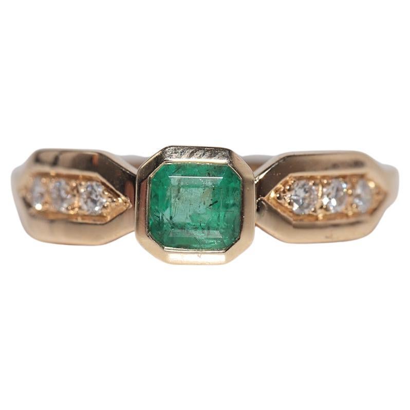 Vintage Circa 1980s 18k Gold Natural Diamond And Square Cut Emerald Ring