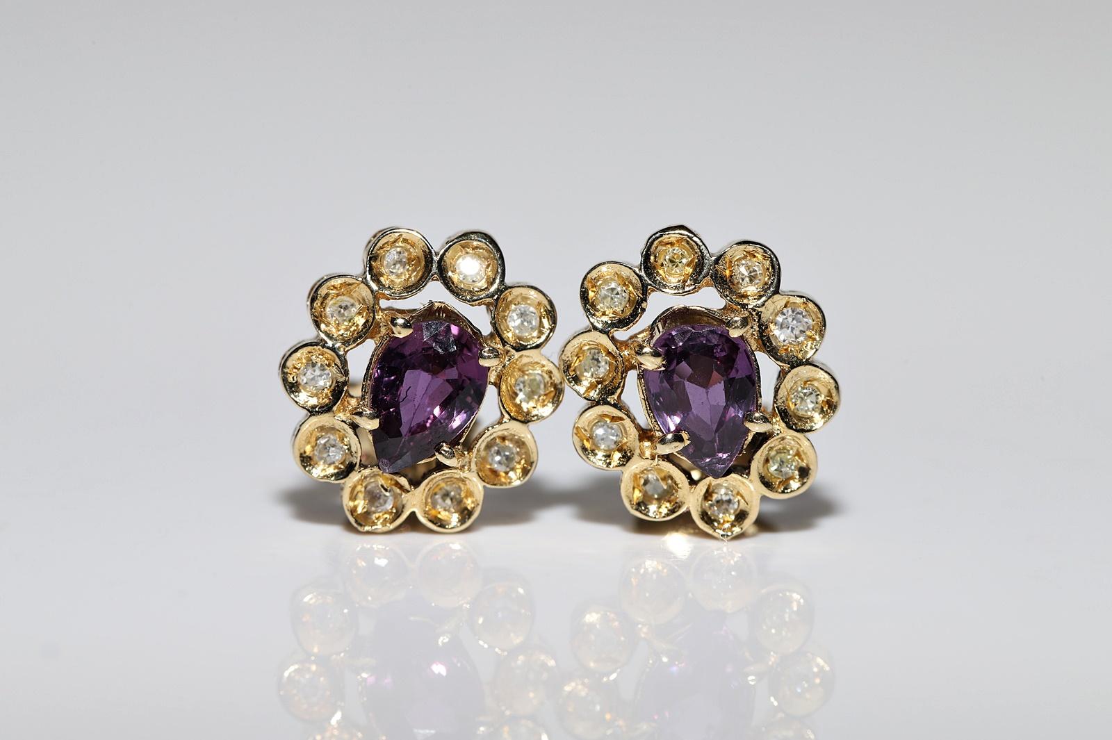Vintage Circa 1980s 18k Gold Natural Diamond And Tourmaline Earring In Good Condition For Sale In Fatih/İstanbul, 34