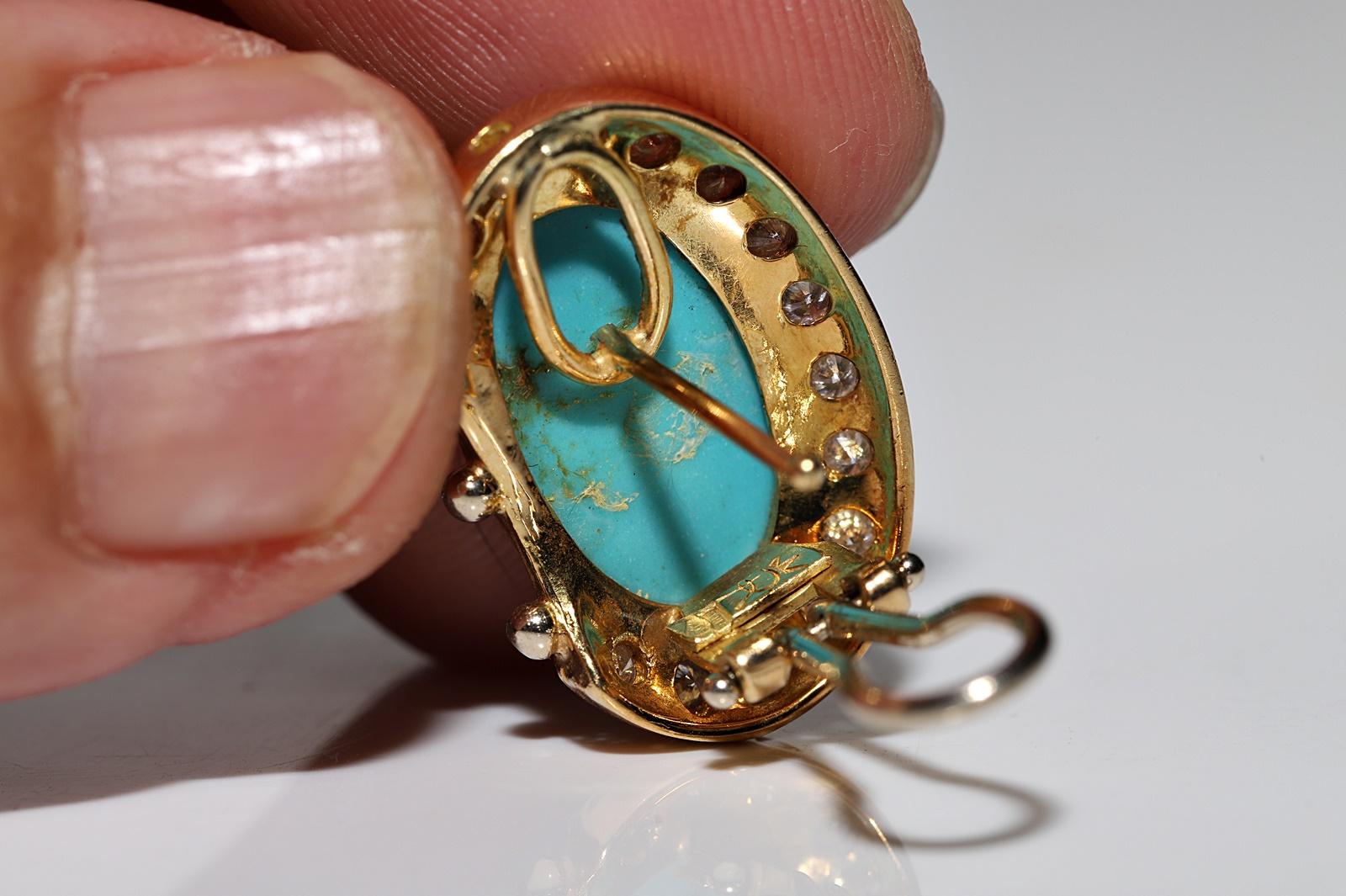 Vintage Circa 1980s 18k Gold Natural Diamond And Turquoise Decorated Earring For Sale 4