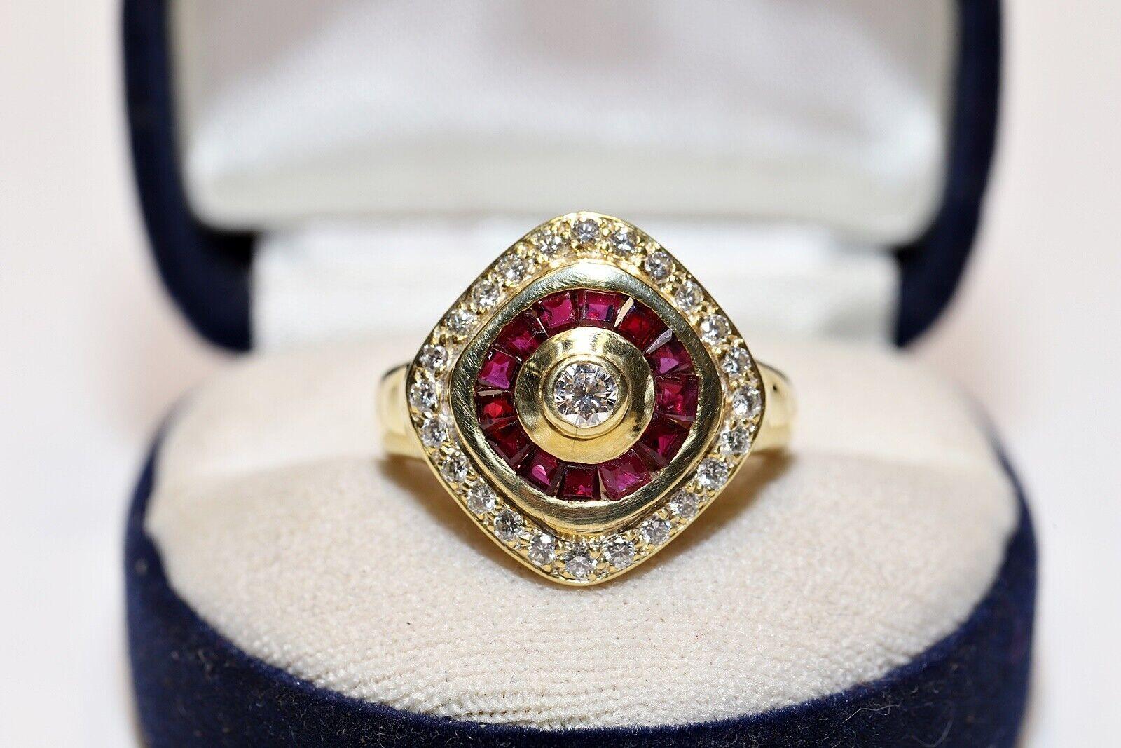 Vintage Circa 1980s 18k Gold Natural Diamond Caliber Ruby Decorated Ring For Sale 4