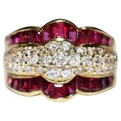Vintage Circa 1980s 18k Gold Natural Diamond Caliber Ruby Decorated Strong Ring