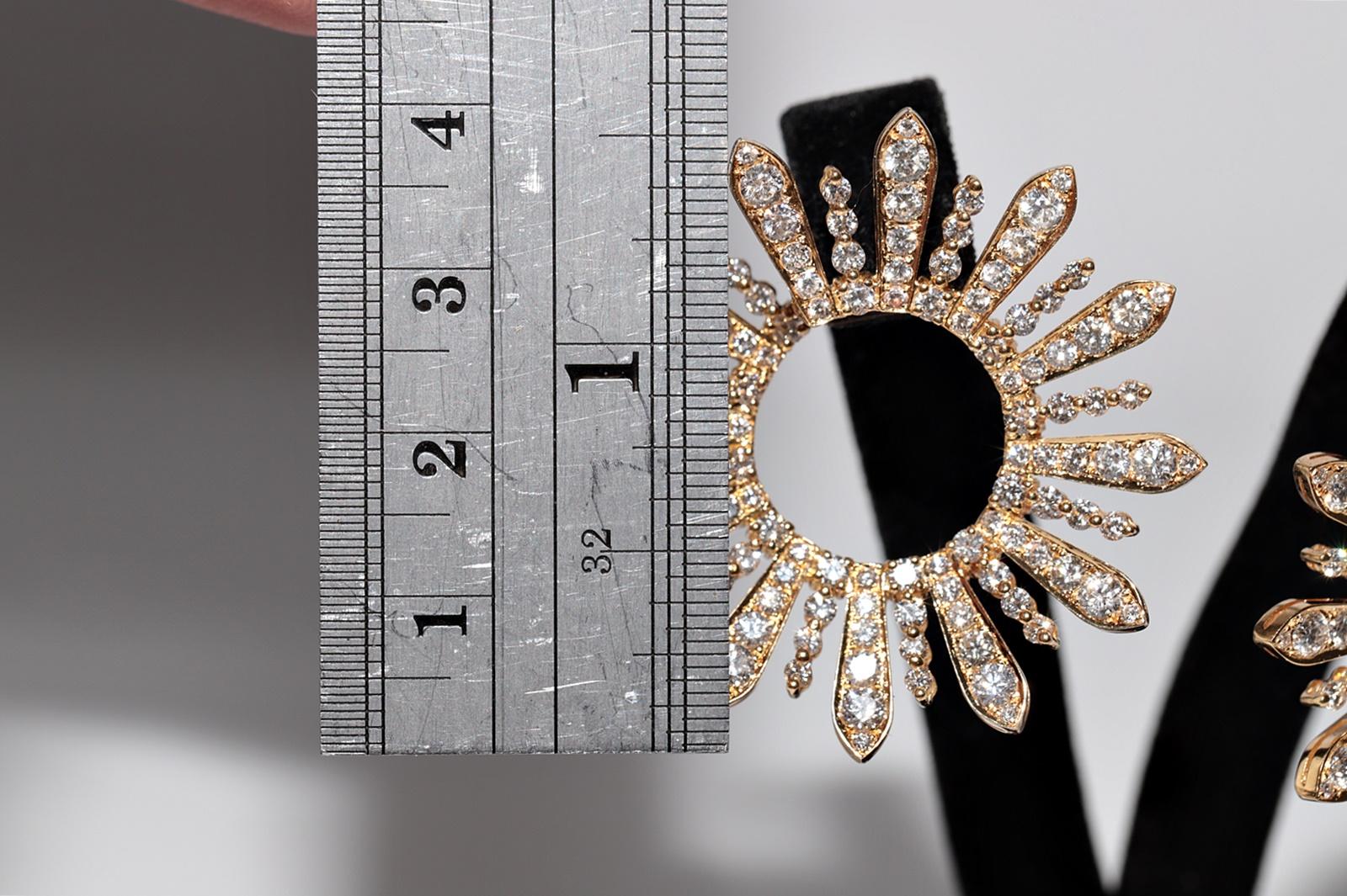 Brilliant Cut Vintage Circa 1980s 18k Gold Natural Diamond Decorated Amazing Earring For Sale