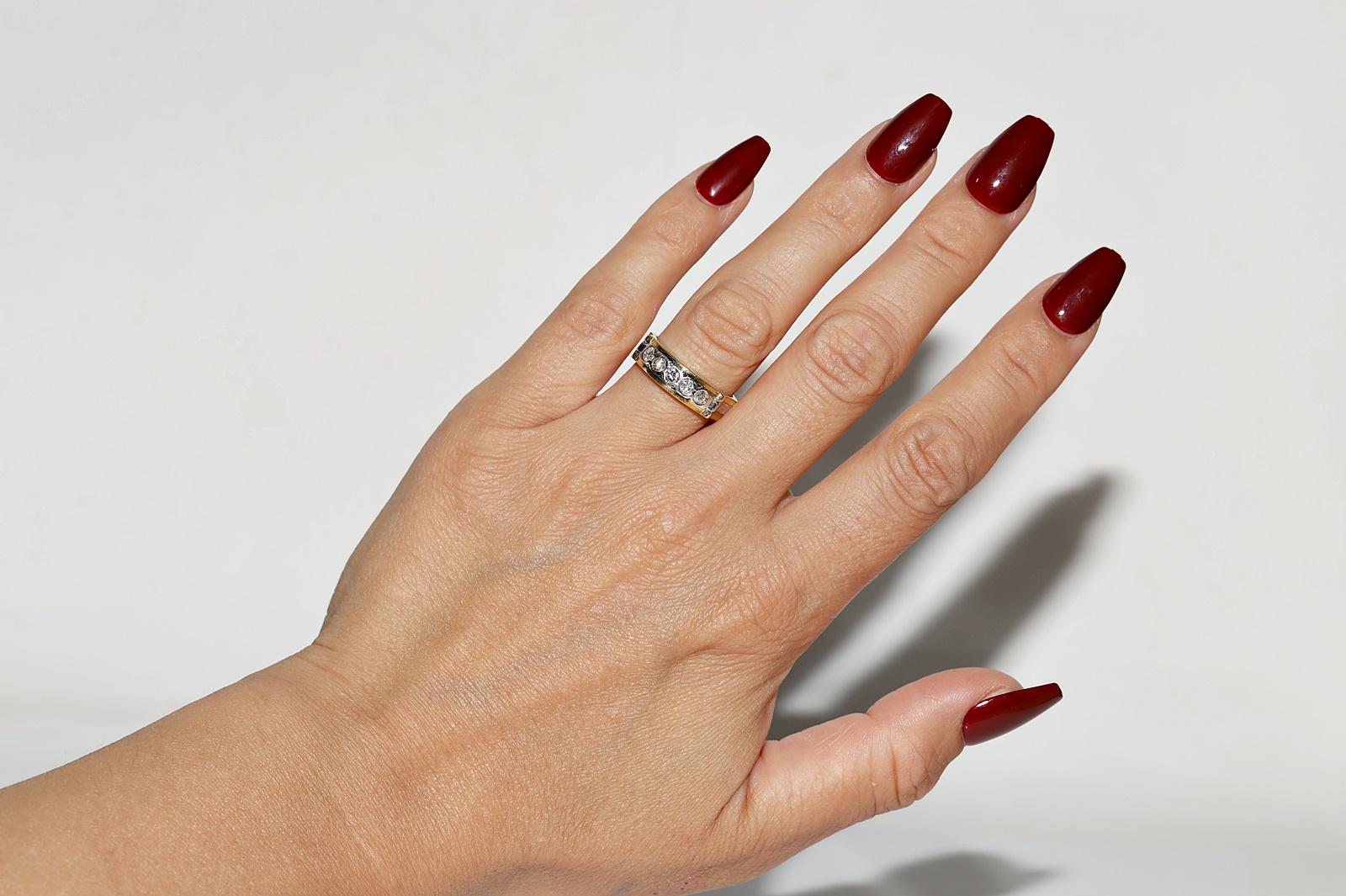 In sehr gutem Zustand.
Das Gesamtgewicht beträgt 6.9 Gramm.
Insgesamt ist Diamant 0,45 ct.
Der Diamant ist G-H Farbe und vvs-vs Klarheit.
Ringgröße ist US 6.75 
Wir können jede Größe herstellen.
Die Box ist nicht enthalten.
Bitte kontaktieren Sie