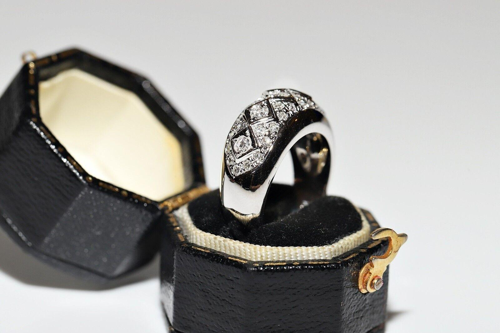 Vintage Circa 1980s 18k Gold Natural Diamond Decorated Band Ring For Sale 4