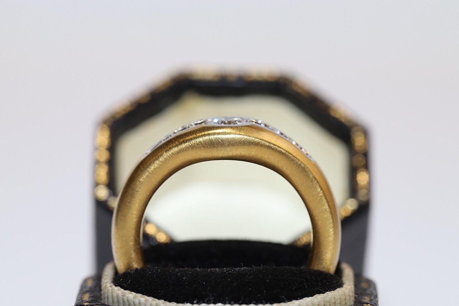 Vintage Circa 1980s 18k Gold Natural Diamond Decorated Band Ring  For Sale 6