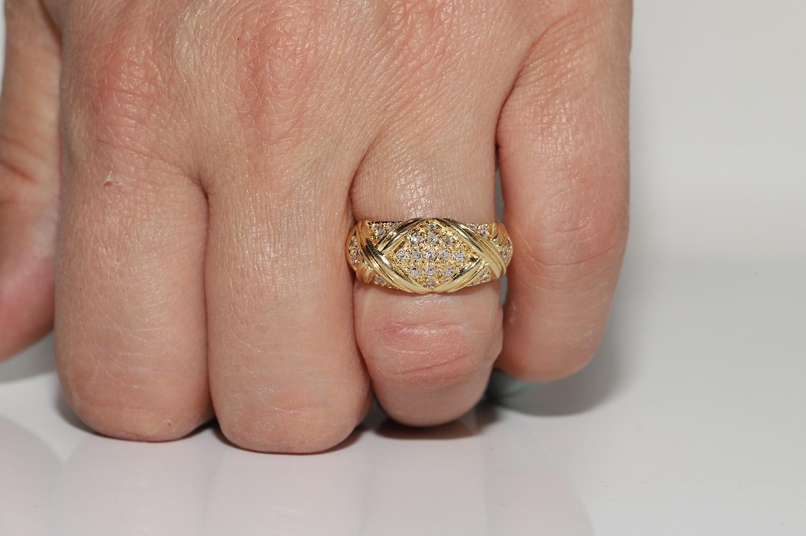 Vintage Circa 1980s 18k Gold Natural Diamond Decorated Band Ring For Sale 7
