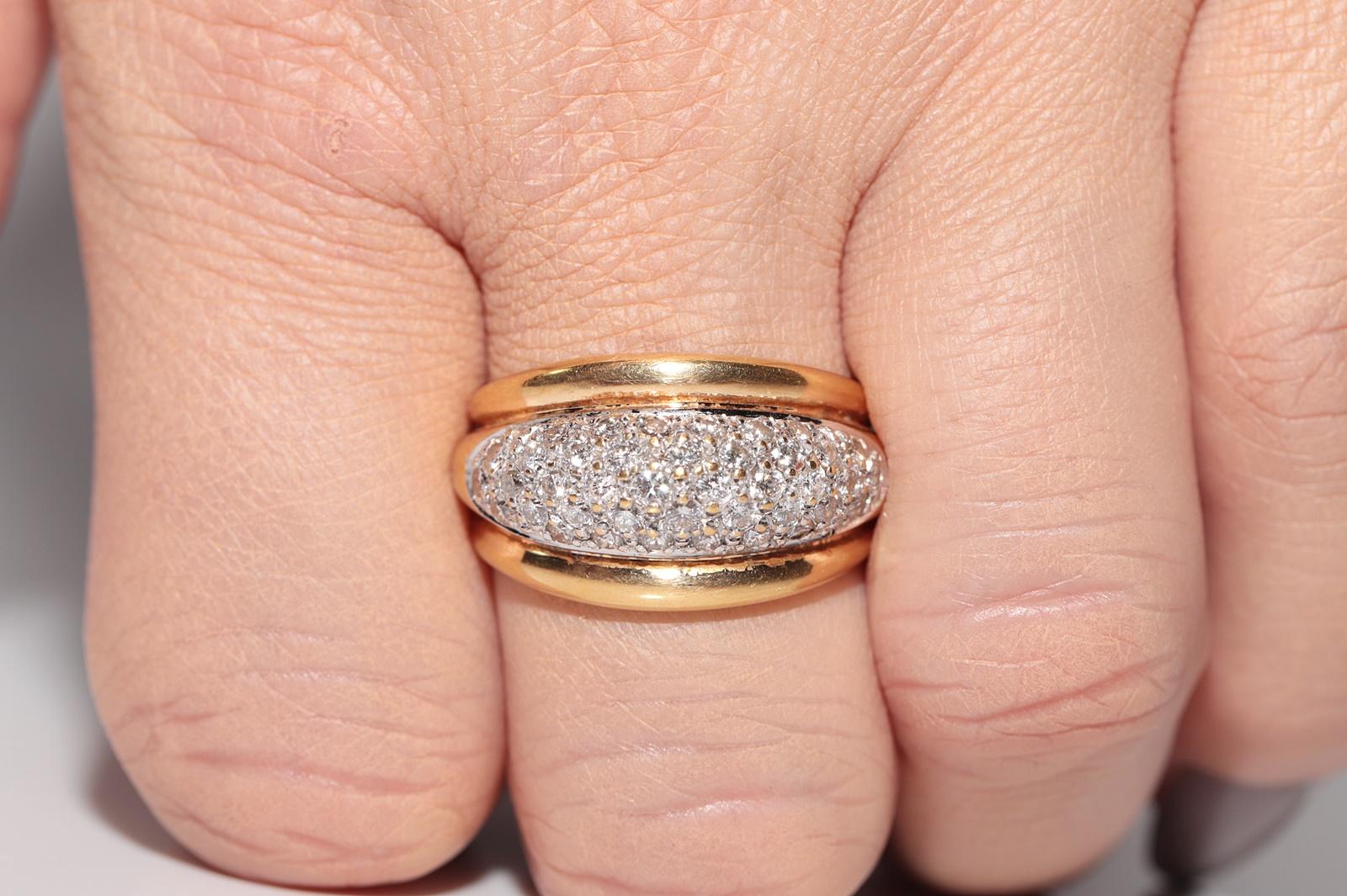 Anillo Vintage Circa 1980s Oro 18k Decorado con Diamantes Naturales en venta 8