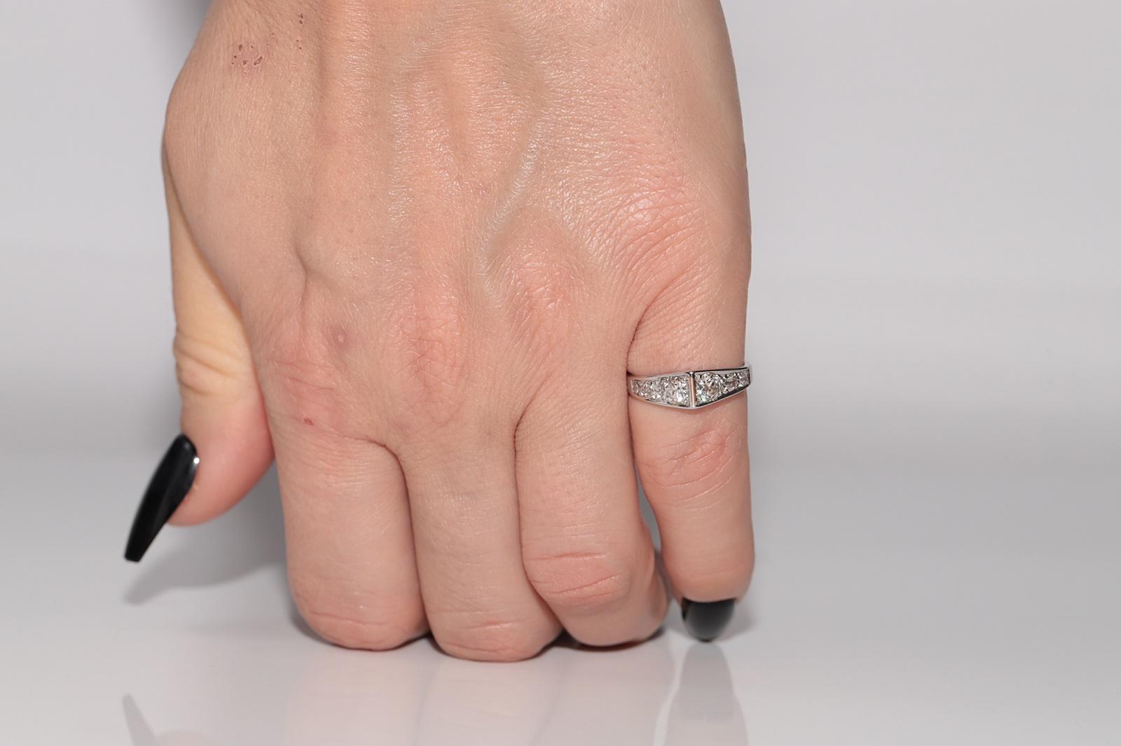 Vintage Circa 1980er Jahre 18k Gold Natürlicher Diamant Dekorierter Ring mit natürlichem Diamant im Angebot 8