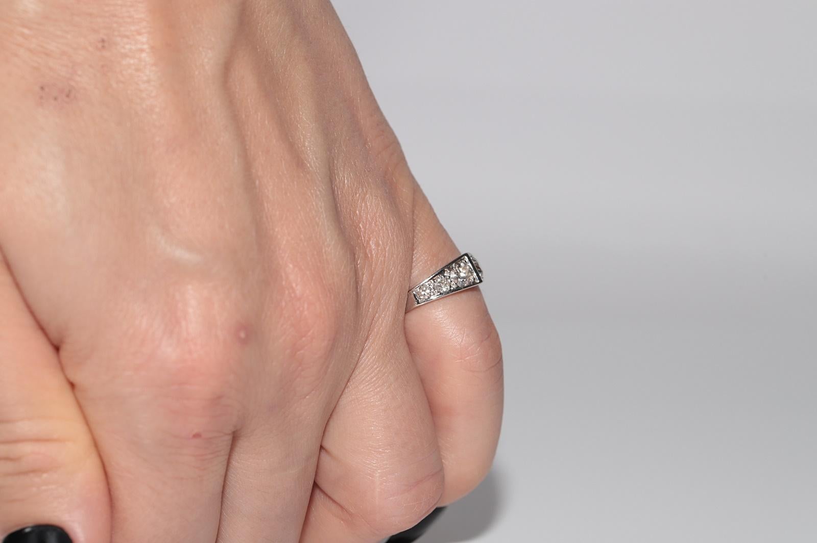 Vintage Circa 1980er Jahre 18k Gold Natürlicher Diamant Dekorierter Ring mit natürlichem Diamant im Angebot 10