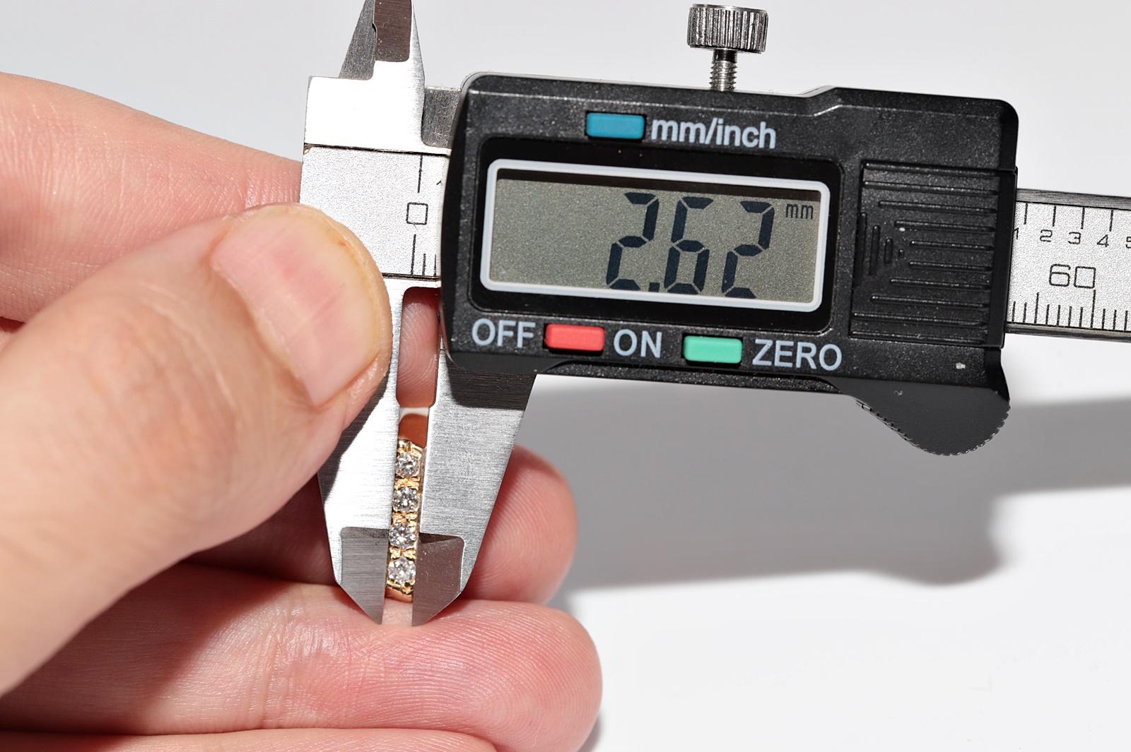 Anello a fascia decorato con diamanti naturali in oro 18 carati, CIRCA GLI ANNI 80 in vendita 12