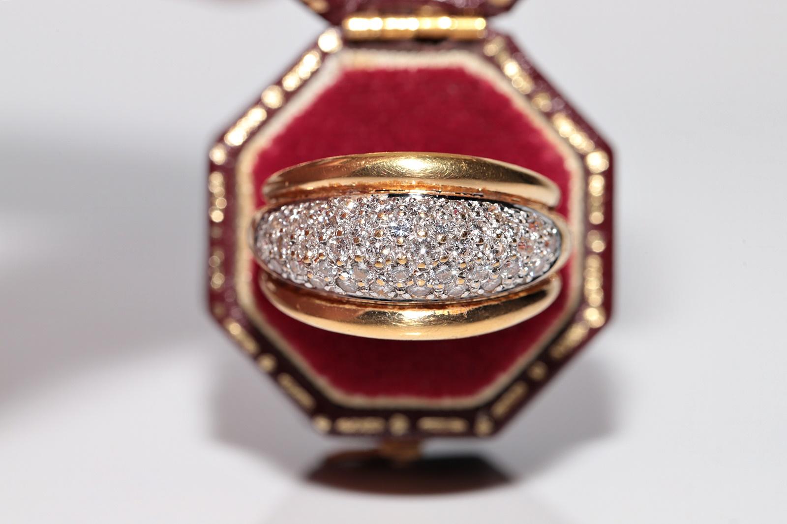 En muy buen estado.
El peso total es de 7,6 gramos.
Totalmente es diamante 1,40 ct.
El diamante es de color F-G y claridad vvs-vs.
La talla del anillo es US 8.25 
Podemos fabricar cualquier tamaño.
La caja no está incluida.
Ponte en contacto para