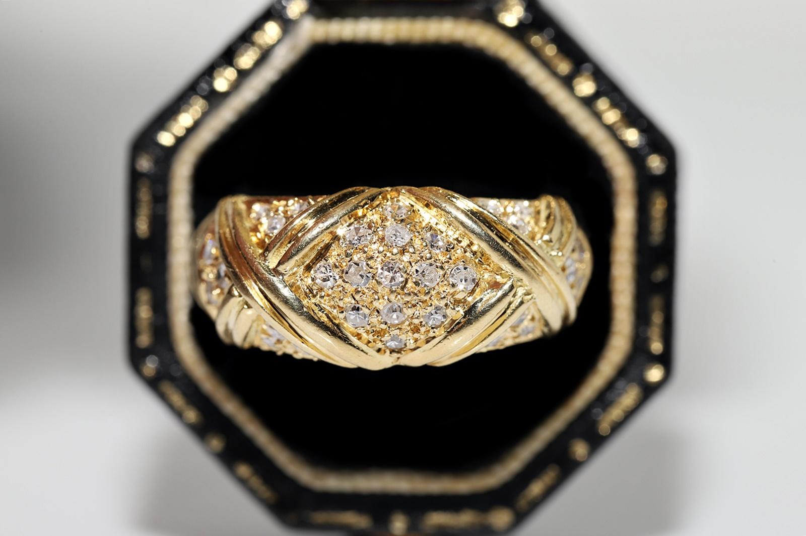 In ottime condizioni.
Il peso totale è di 7 grammi.
Totalmente è un diamante da 0,60 ct.
Il diamante ha Nuvoloso e Piqué 1-2-3 
La misura dell'anello è US 6.7 
Possiamo realizzare qualsiasi dimensione.
La scatola non è inclusa.
Per qualsiasi