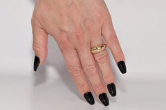 Anello a fascia decorato con diamanti naturali in oro 18 carati, CIRCA GLI ANNI 80