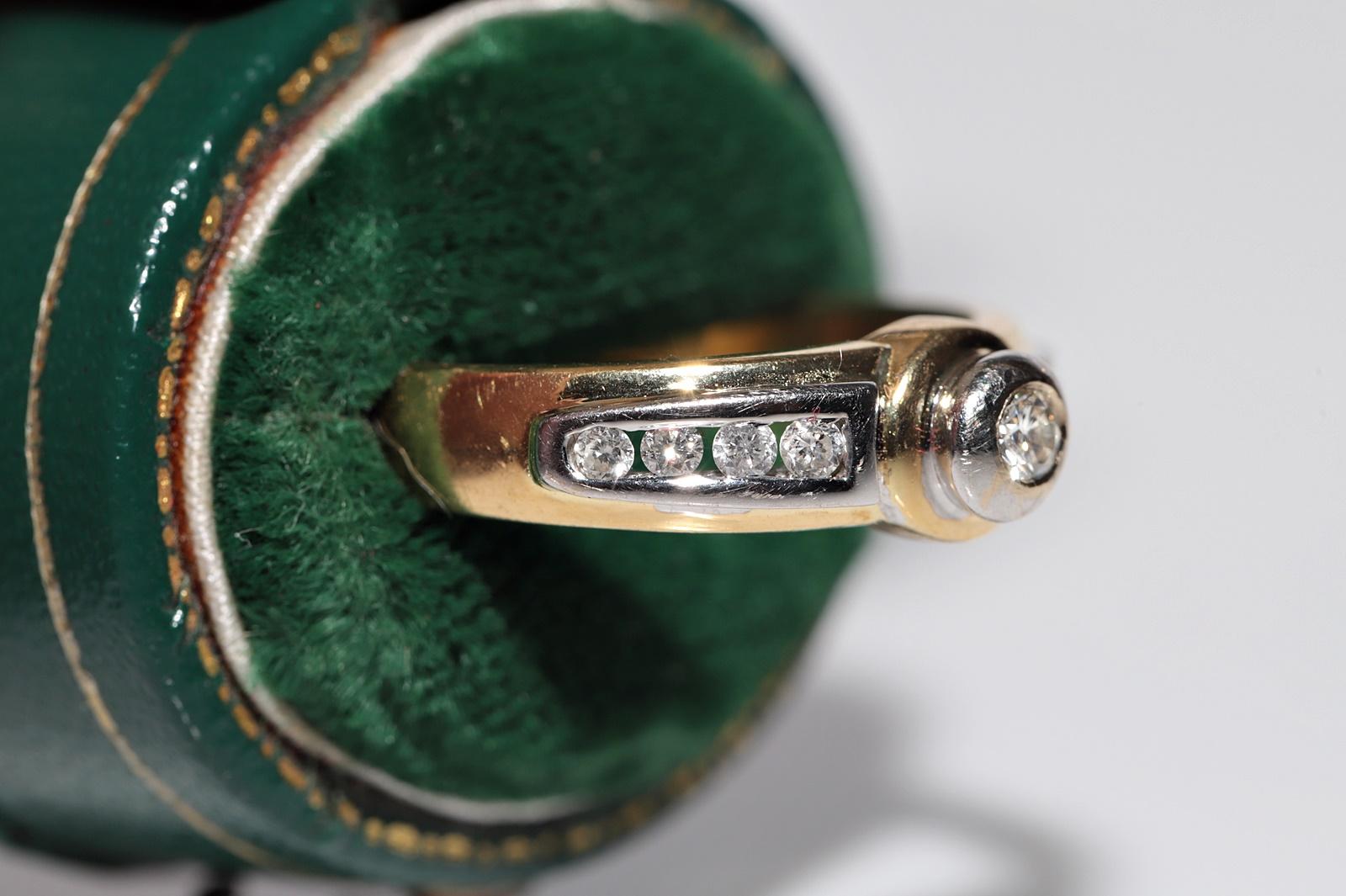 Vintage Circa 1980er Jahre 18k Gold Natürlicher Diamant Dekorierter Ring mit natürlichem Diamant (Retro) im Angebot