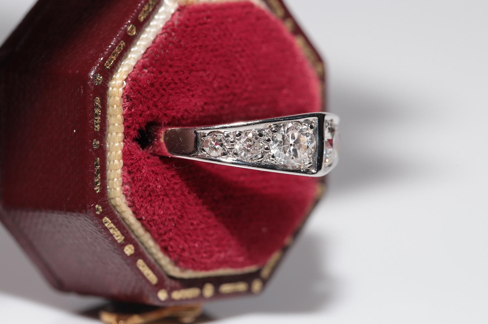 Vintage Circa 1980er Jahre 18k Gold Natürlicher Diamant Dekorierter Ring mit natürlichem Diamant (Retro) im Angebot