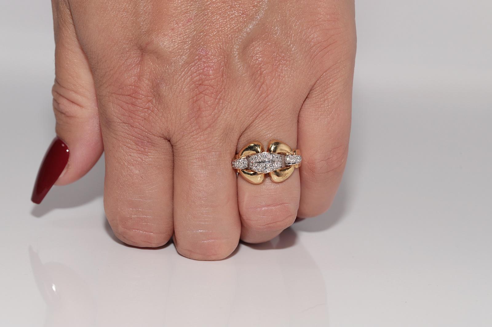Vintage Circa 1980er Jahre 18k Gold Natürlicher Diamant Dekorierter Ring mit natürlichem Diamant (Retro) im Angebot