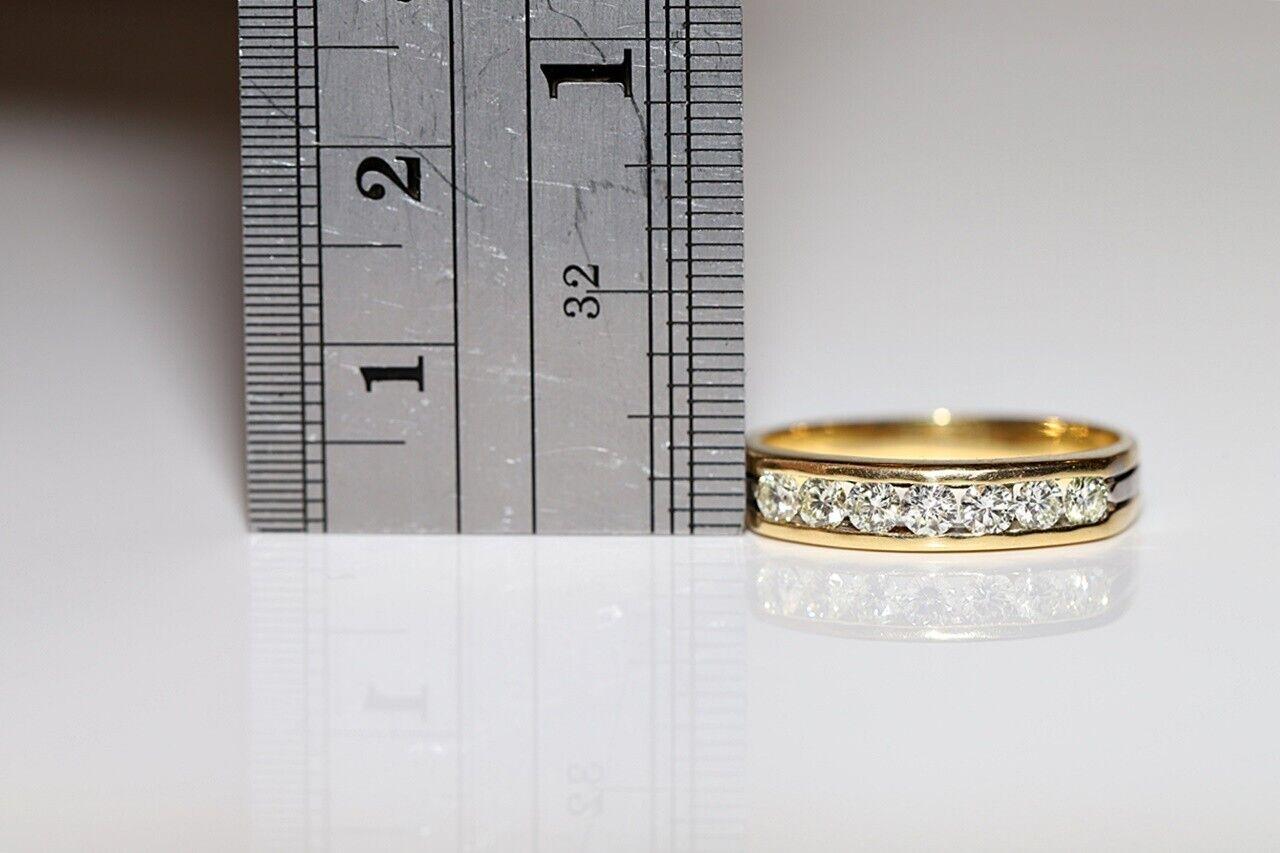 Vintage Circa 1980s 18k Gold Natural Diamond Decorated Band Ring In Good Condition For Sale In Fatih/İstanbul, 34