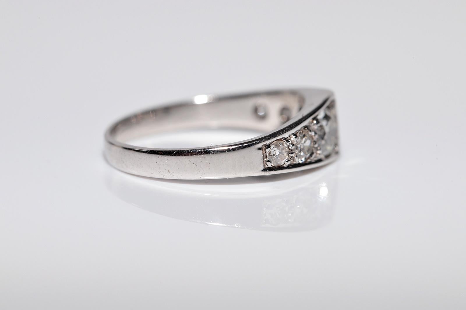 Vintage Circa 1980er Jahre 18k Gold Natürlicher Diamant Dekorierter Ring mit natürlichem Diamant Damen im Angebot