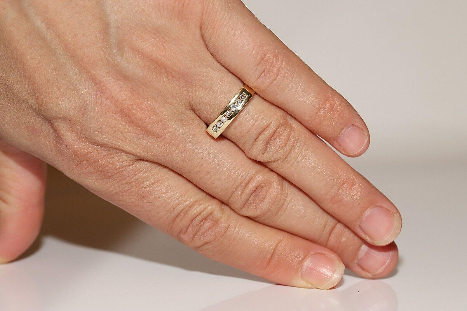 Vintage Circa 1980s 18k Gold Natural Diamond Decorated Band Ring For Sale 1