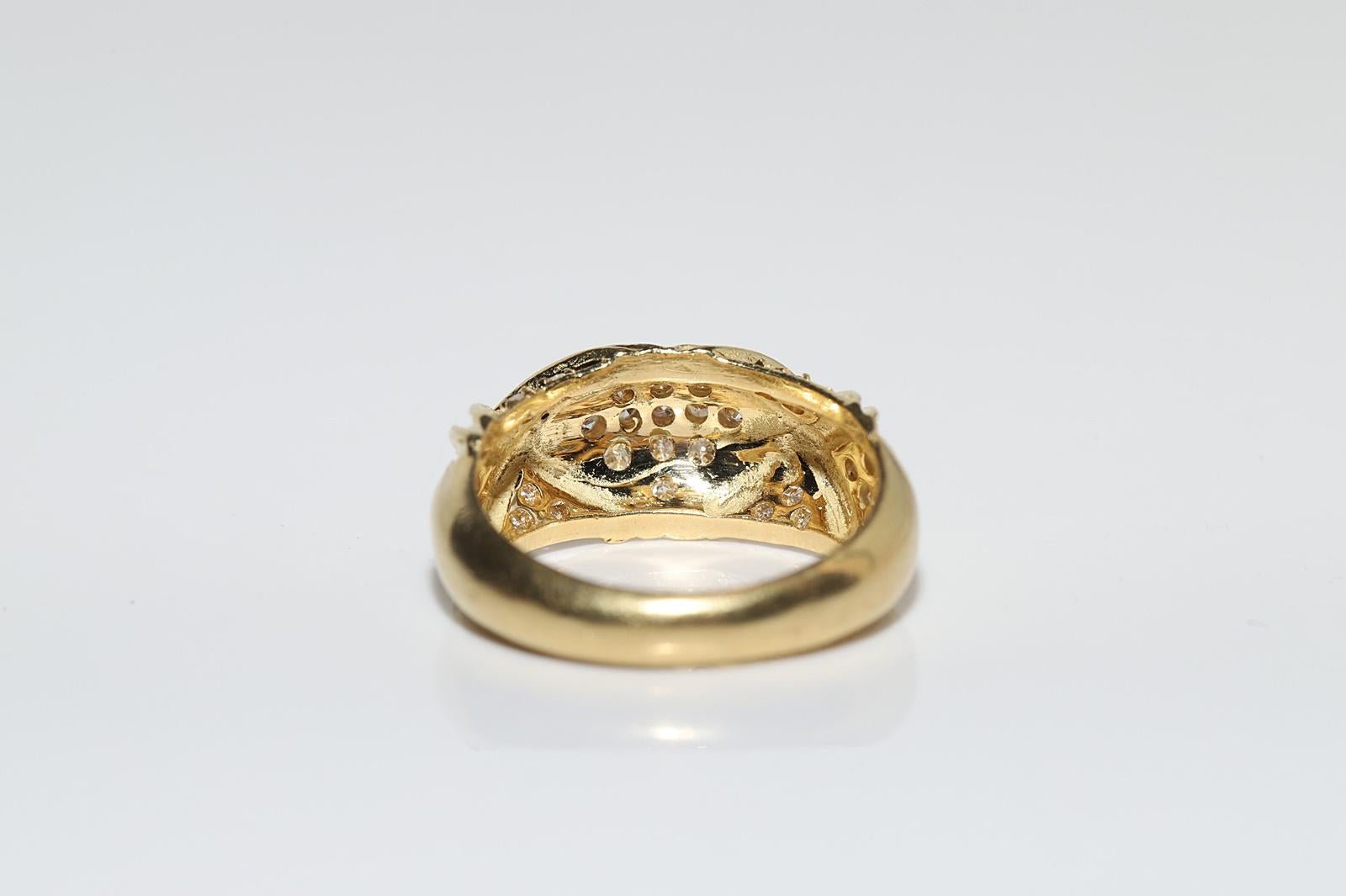 Vintage Circa 1980s 18k Gold Natural Diamond Decorated Band Ring For Sale 1