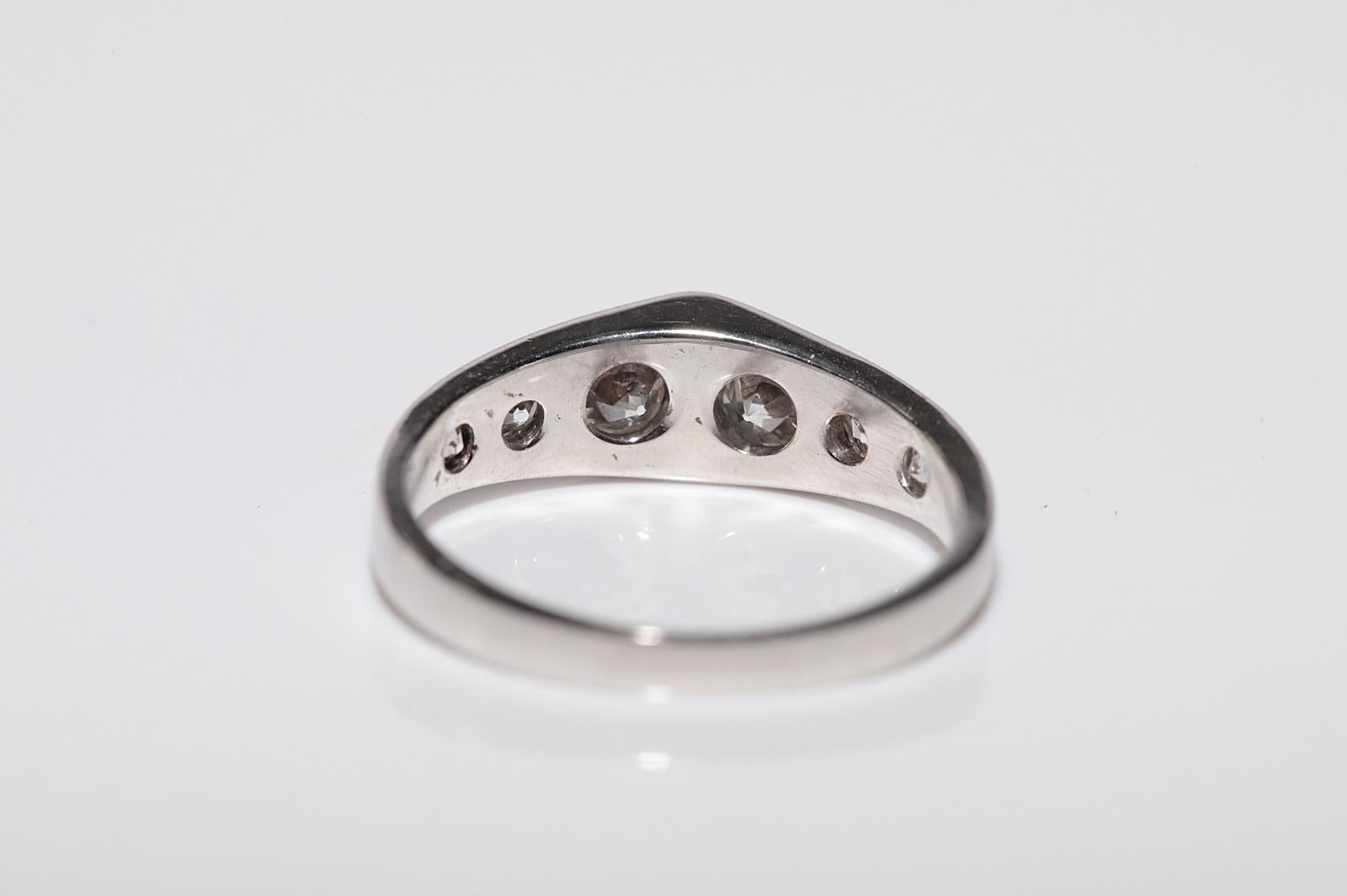 Vintage Circa 1980er Jahre 18k Gold Natürlicher Diamant Dekorierter Ring mit natürlichem Diamant im Angebot 2
