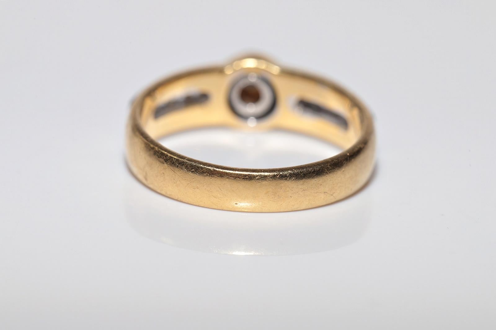 Vintage Circa 1980er Jahre 18k Gold Natürlicher Diamant Dekorierter Ring mit natürlichem Diamant im Angebot 3