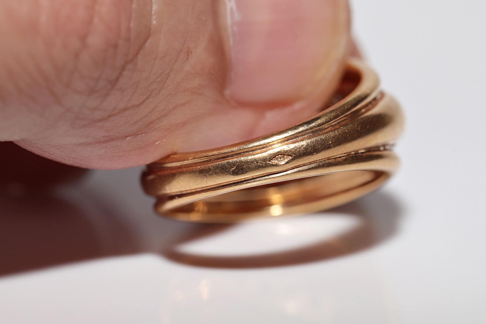 Anillo Vintage Circa 1980s Oro 18k Decorado con Diamantes Naturales en venta 3