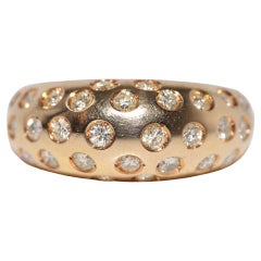 Vintage Circa 1980s 18k Gold Natural Diamond Decorated Band Ring