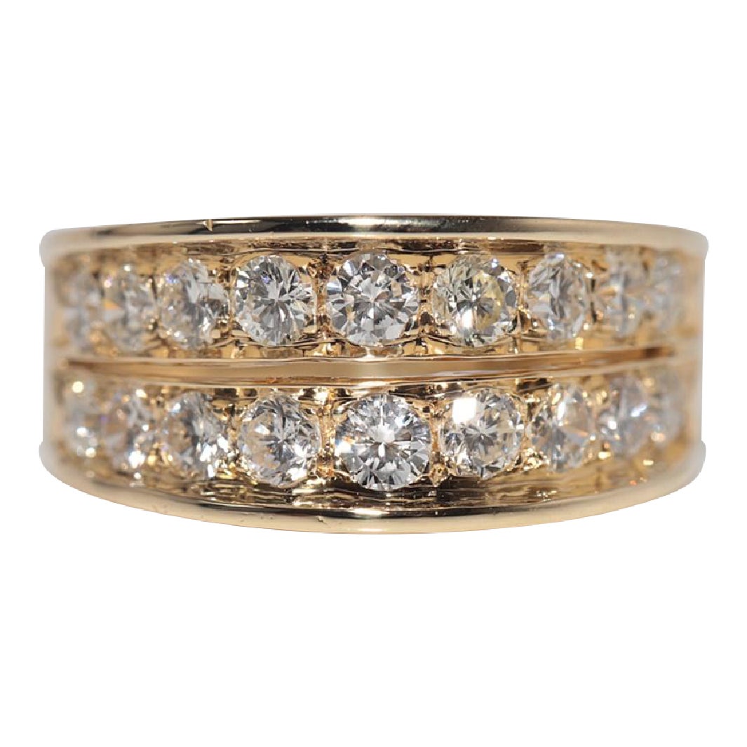 Vintage Circa 1980s 18k Gold Natural Diamond Decorated Band Ring