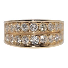 Vintage Circa 1980s 18k Gold Natural Diamond Decorated Band Ring