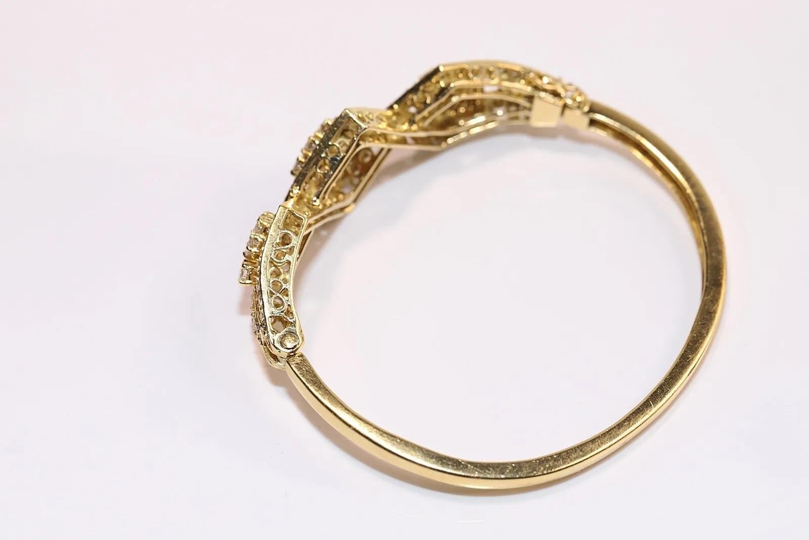 Vintage Circa 1980s 18k Gold Natural Diamond Decorated Bangle Bracelet  For Sale 4
