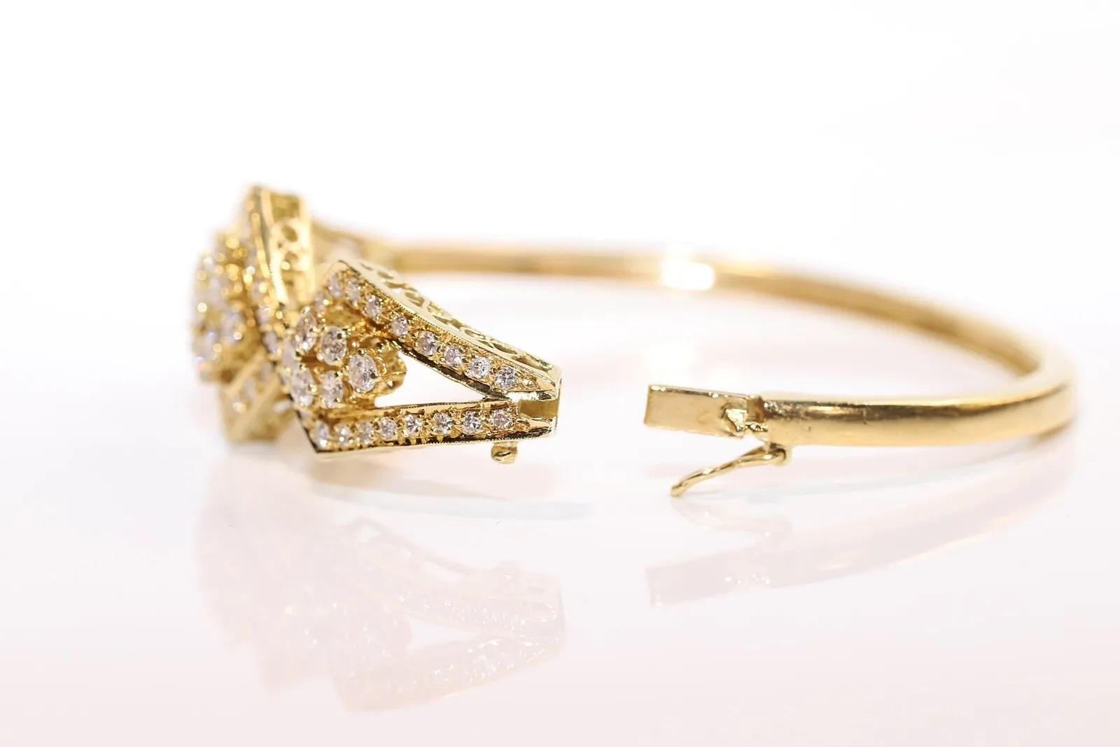 Vintage Circa 1980s 18k Gold Natural Diamond Decorated Bangle Bracelet  For Sale 2
