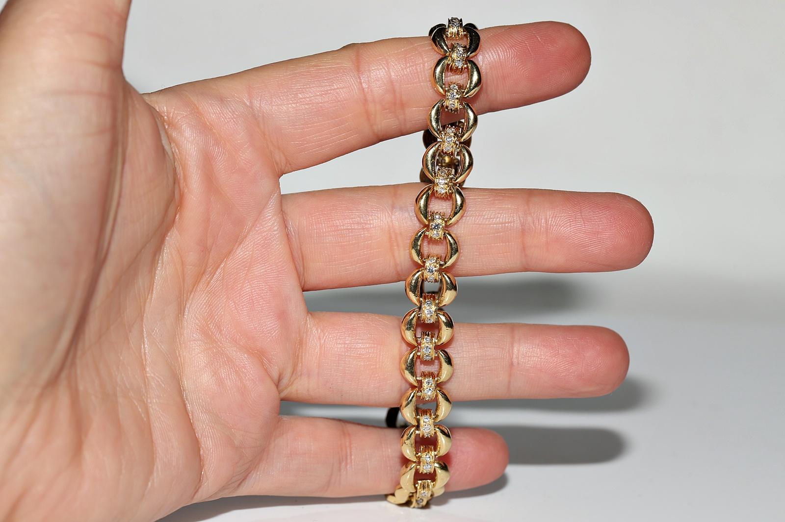 Vintage Circa 1980s 18k Gold Natural Diamond Decorated Bracelet For Sale 4