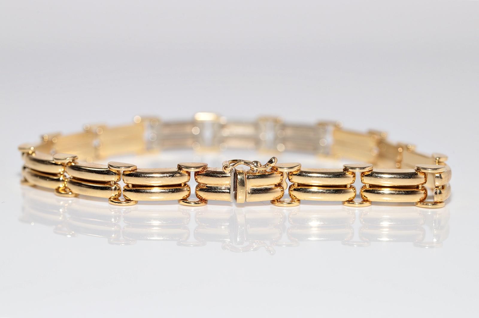 Vintage Circa 1980er Jahre 18k Gold Natürliches Diamant-Dekoriertes Vintage-Armband im Angebot 4