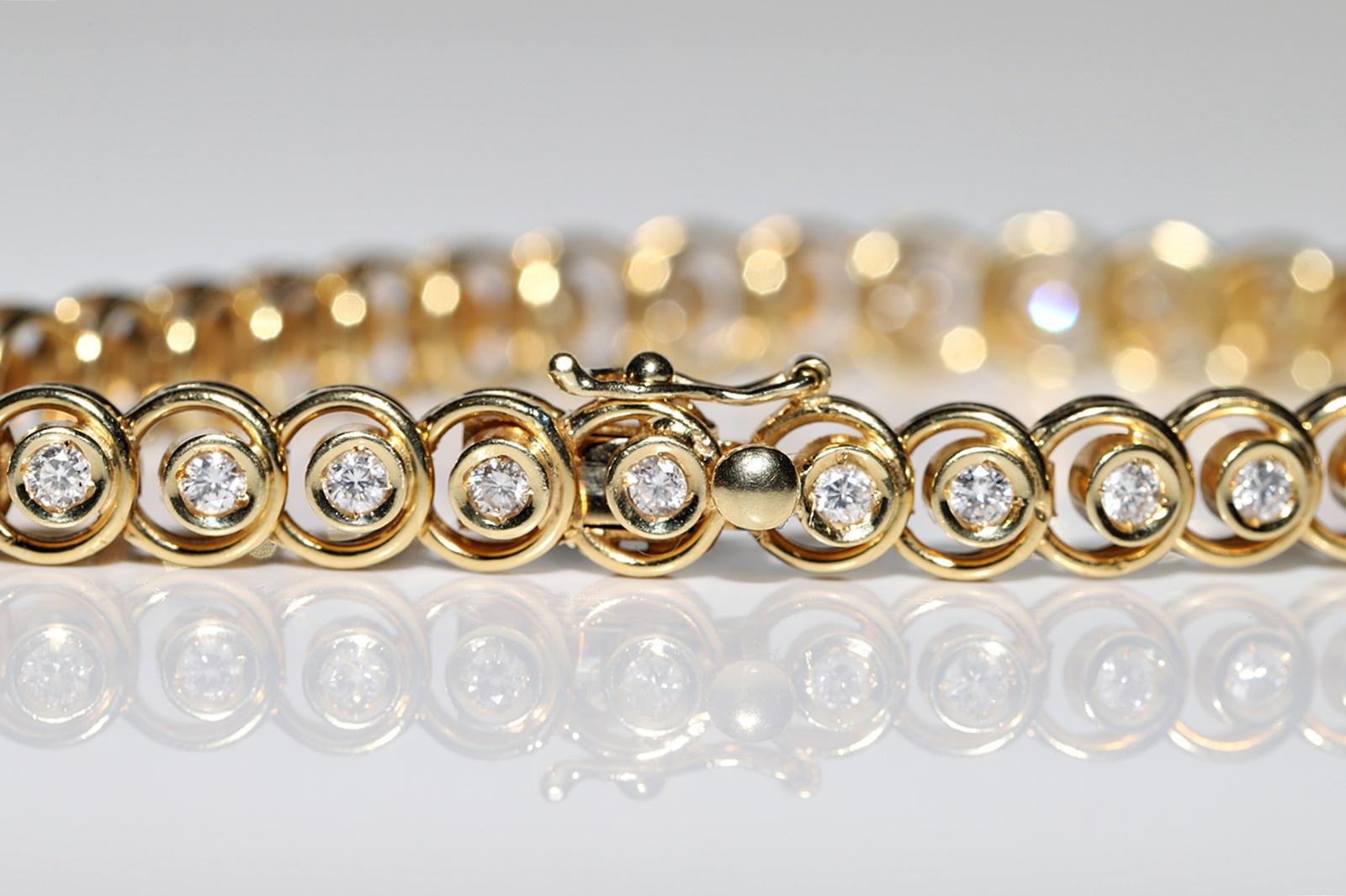 Bracciale decorato con diamanti naturali in oro 18k CIRCA 1980 in vendita 4
