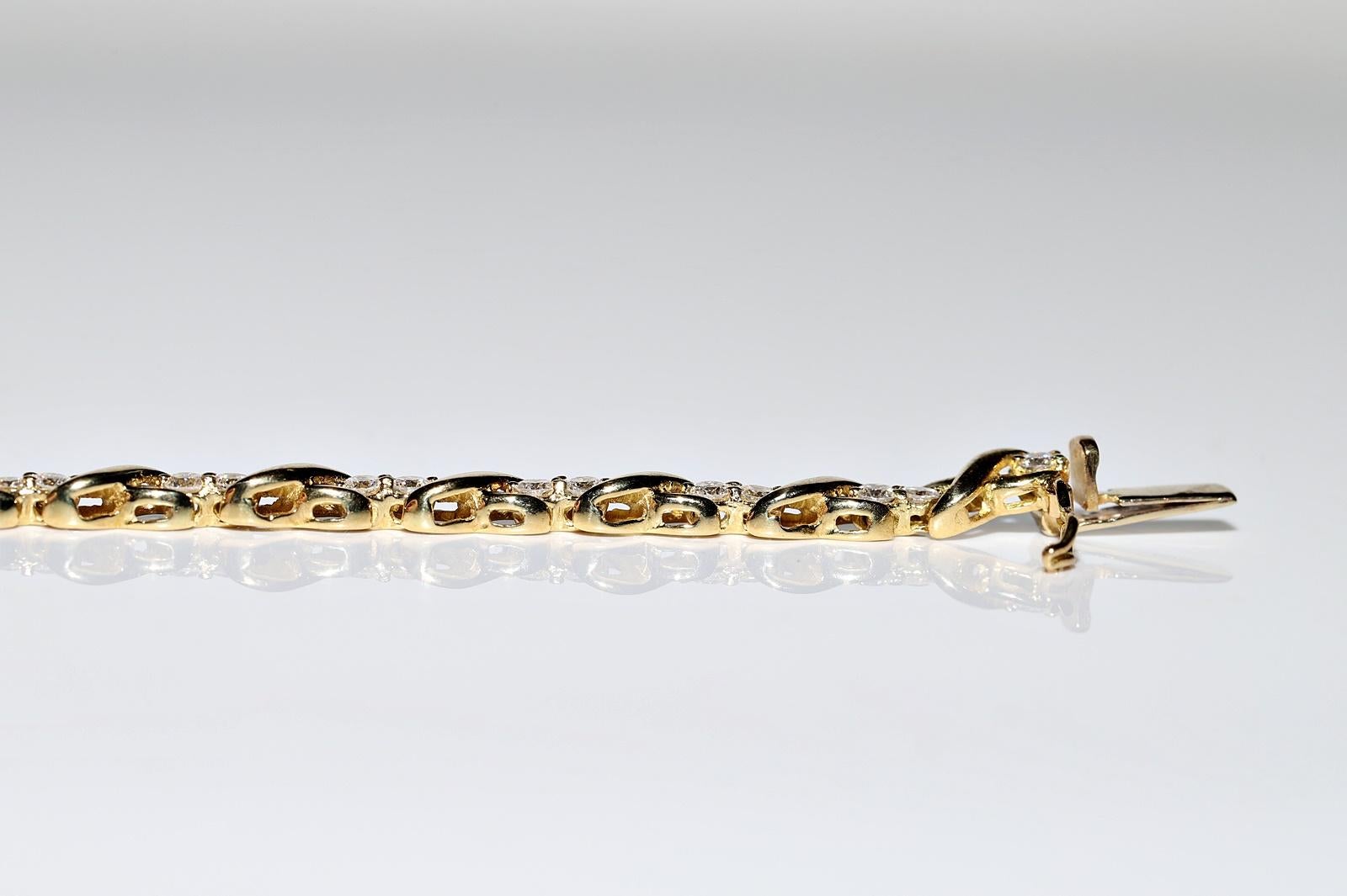 Vintage Circa 1980er Jahre 18k Gold Natürliches Diamant-Dekoriertes Vintage-Armband im Angebot 4