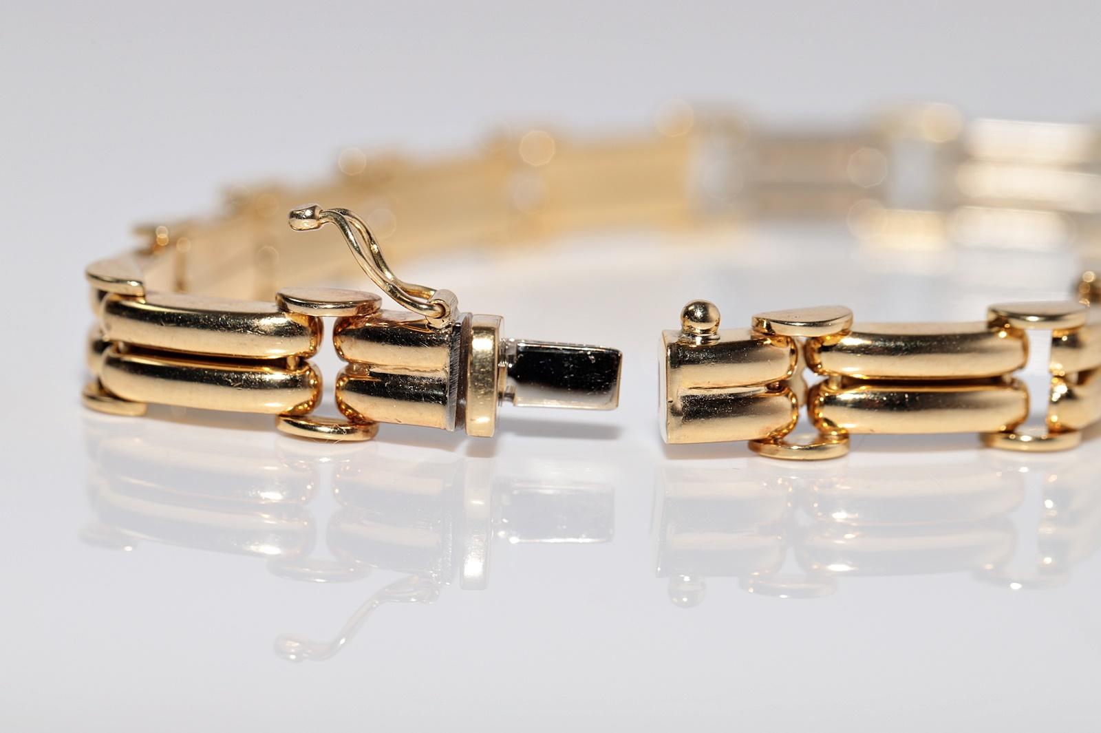 Vintage Circa 1980er Jahre 18k Gold Natürliches Diamant-Dekoriertes Vintage-Armband im Angebot 5
