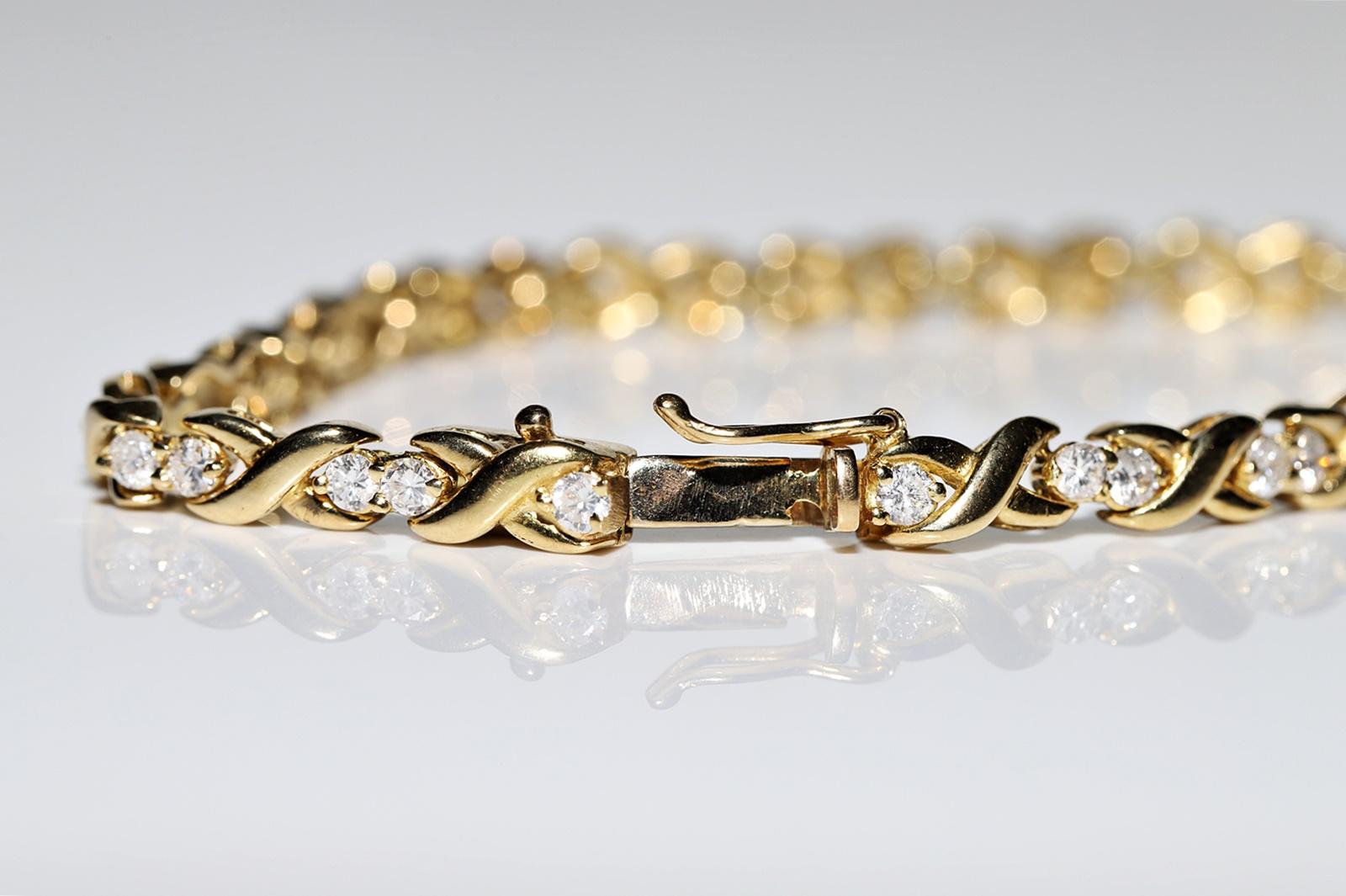 Vintage Circa 1980er Jahre 18k Gold Natürliches Diamant-Dekoriertes Vintage-Armband im Angebot 5