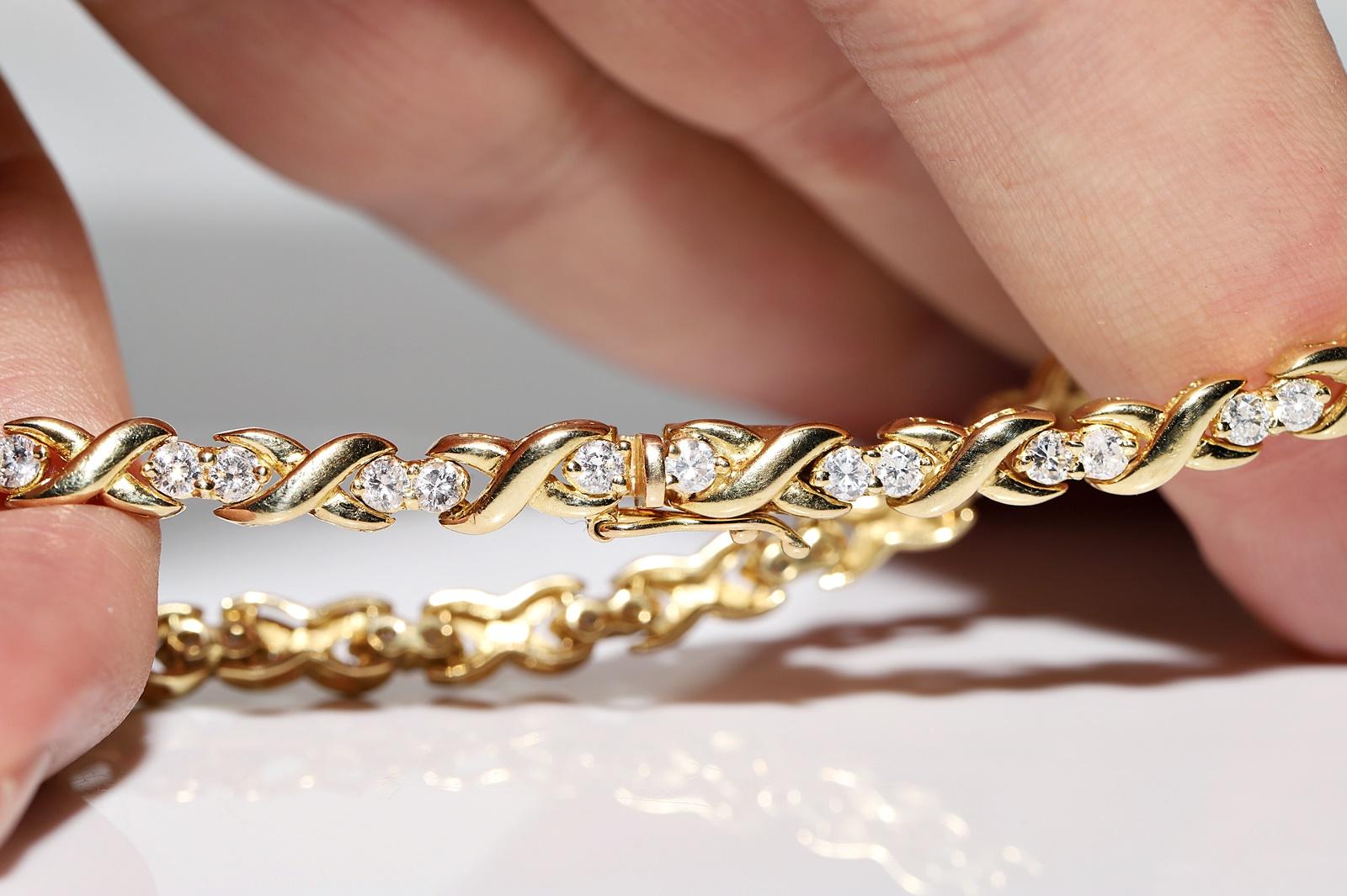 Vintage Circa 1980s 18k Gold Natural Diamond Decorated Bracelet  For Sale 7