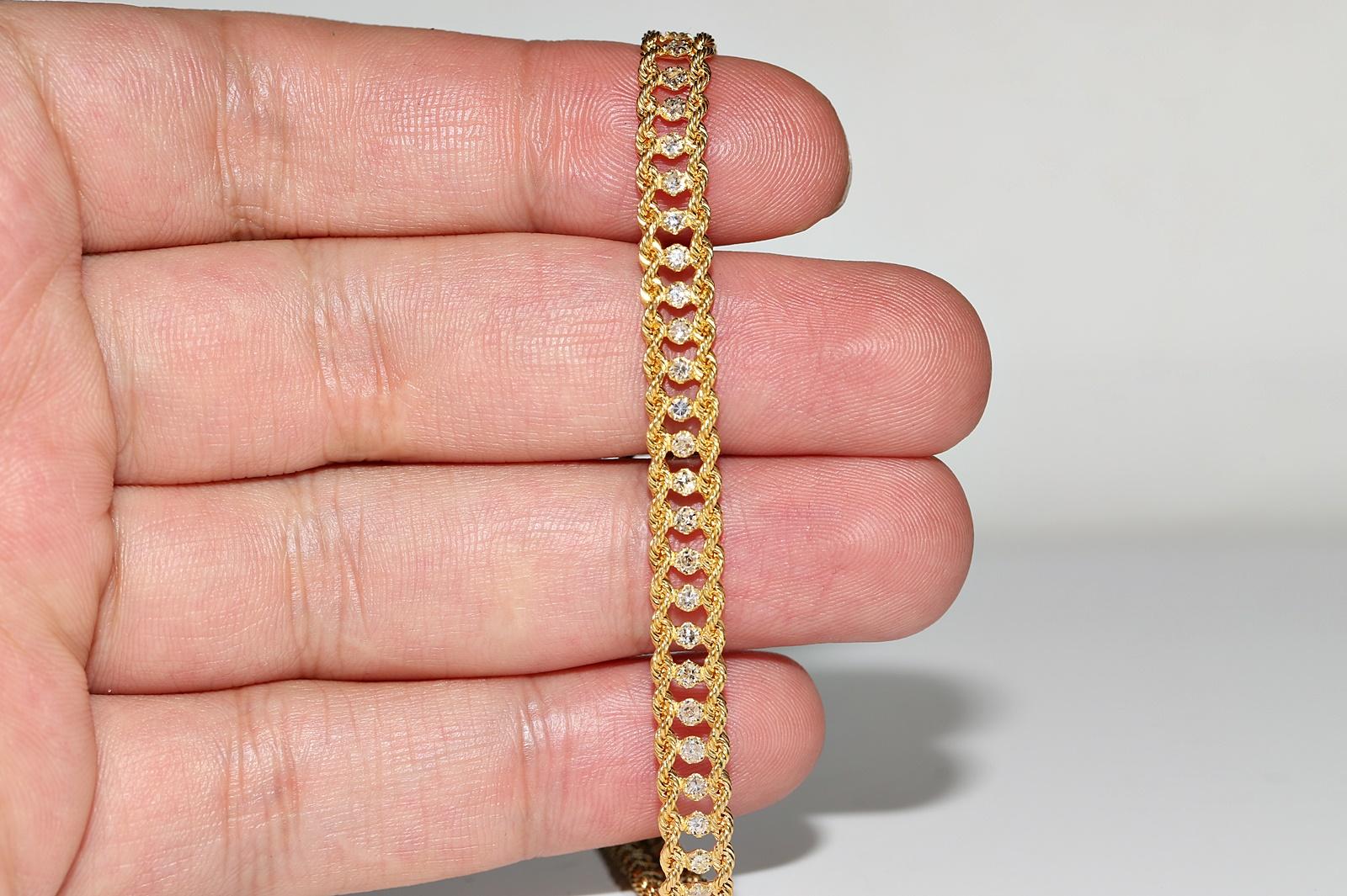 Vintage Circa 1980s 18k Gold Natural Diamond Decorated Bracelet  For Sale 8