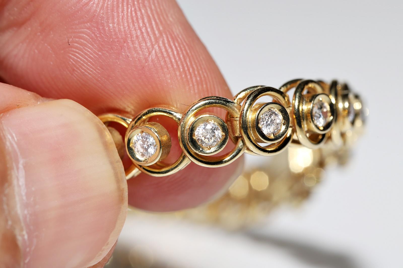 Vintage Circa 1980s 18k Gold Natural Diamond Decorated Bracelet  For Sale 9