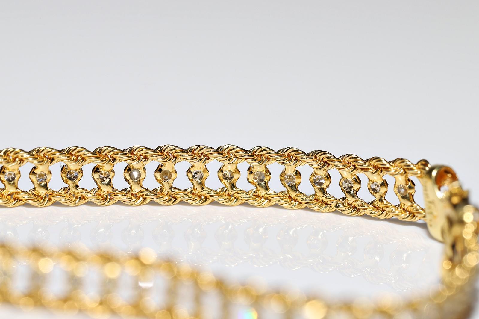 Vintage Circa 1980s 18k Gold Natural Diamond Decorated Bracelet  For Sale 10