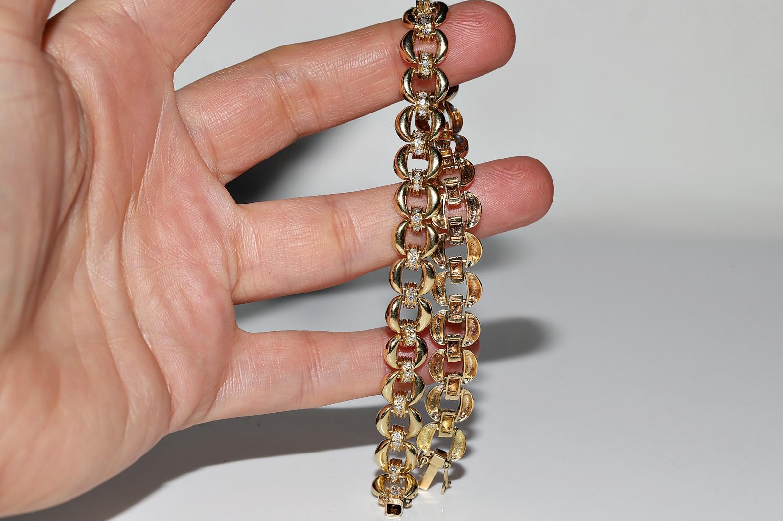 Vintage Circa 1980er Jahre 18k Gold Natürliches Diamant-Dekoriertes Vintage-Armband im Angebot 11