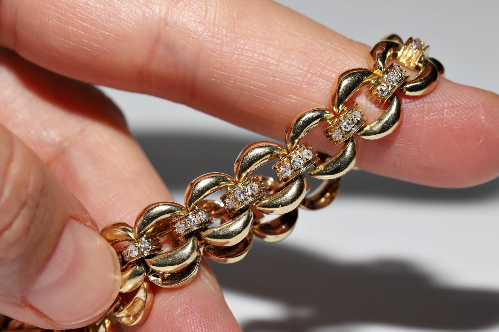 Vintage Circa 1980er Jahre 18k Gold Natürliches Diamant-Dekoriertes Vintage-Armband im Angebot 12