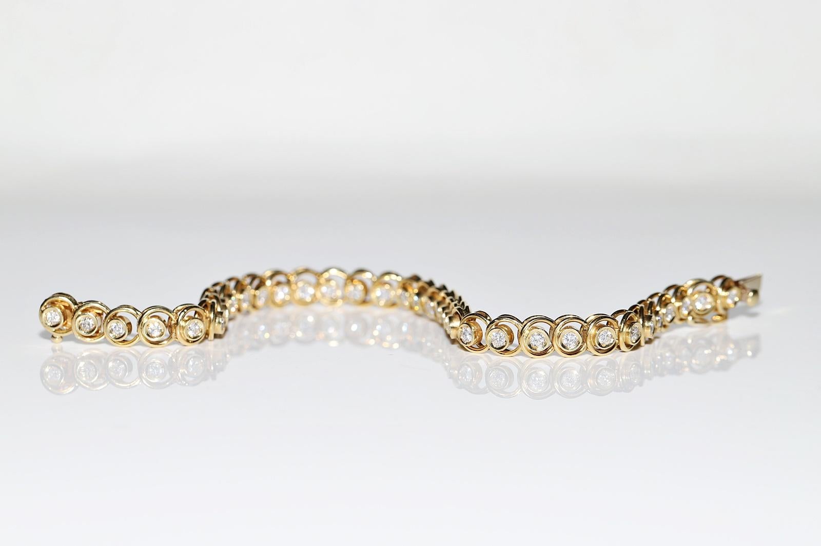Vintage Circa 1980s 18k Gold Natural Diamond Decorated Bracelet  For Sale 13