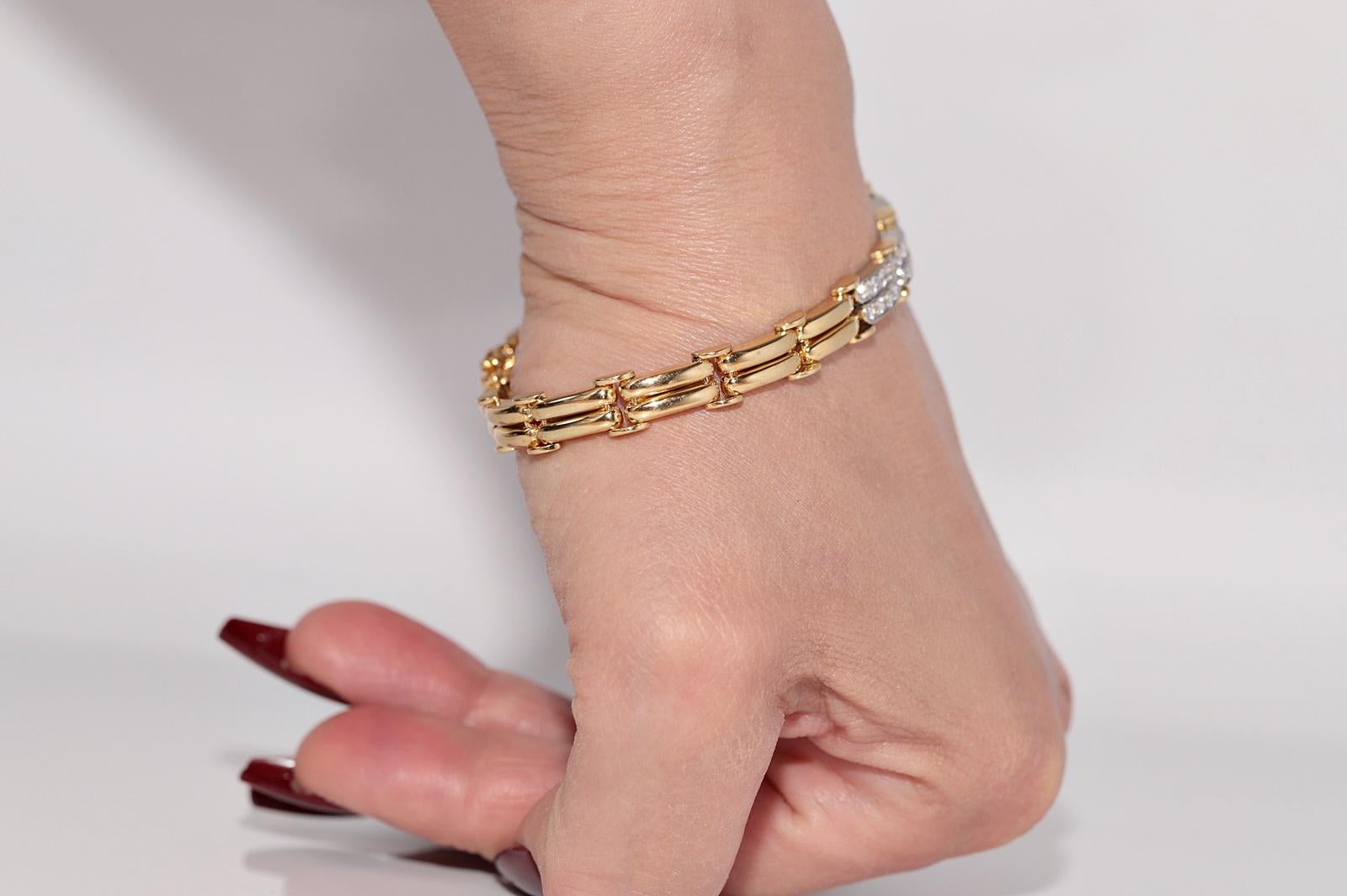 Vintage Circa 1980er Jahre 18k Gold Natürliches Diamant-Dekoriertes Vintage-Armband im Angebot 14