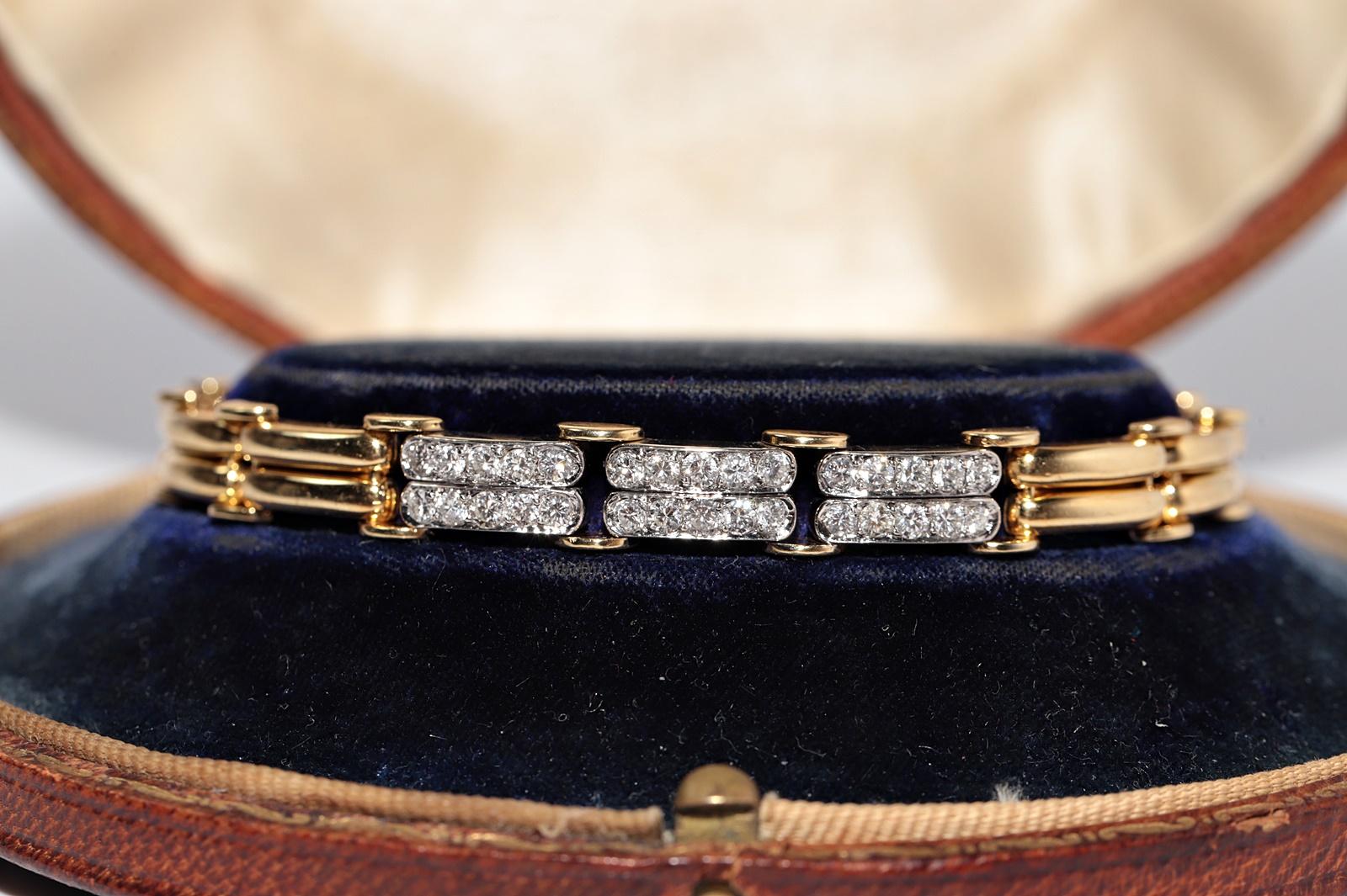 Vintage Circa 1980er Jahre 18k Gold Natürliches Diamant-Dekoriertes Vintage-Armband (Retro) im Angebot