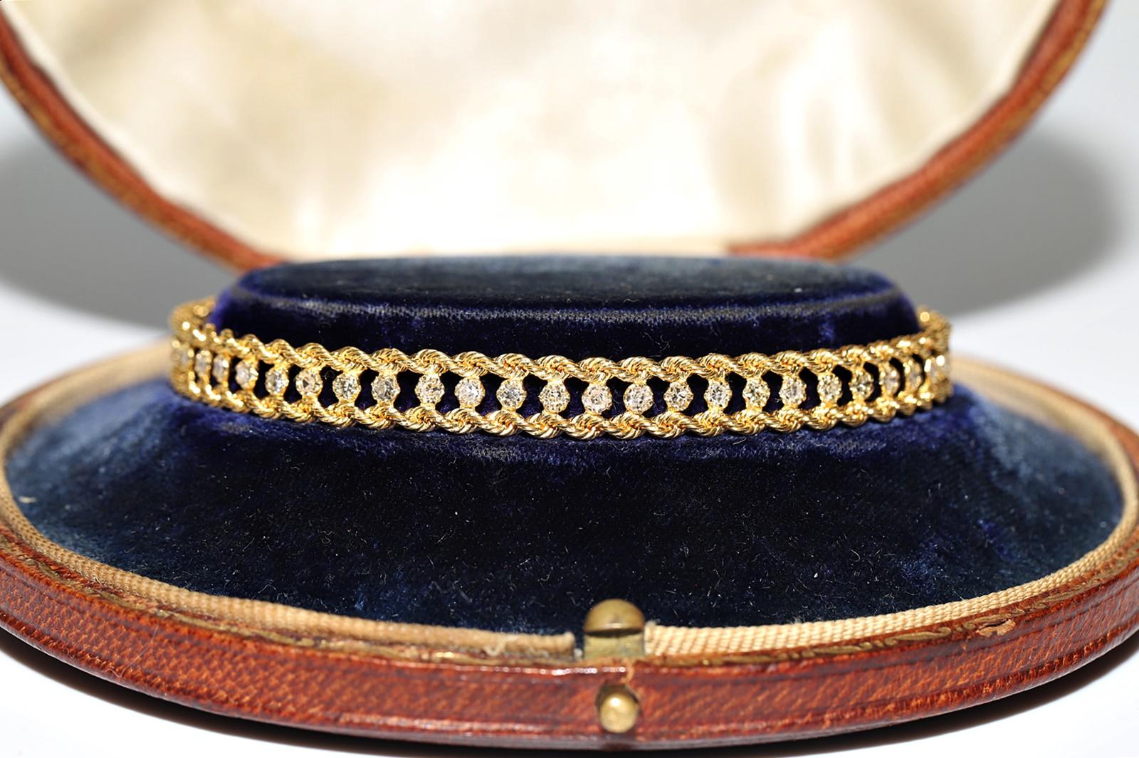 Vintage Circa 1980er Jahre 18k Gold Natürliches Diamant-Dekoriertes Vintage-Armband  im Zustand „Gut“ im Angebot in Fatih/İstanbul, 34