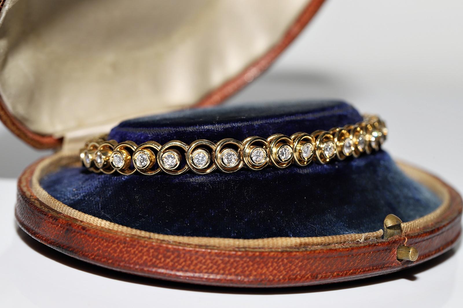 Women's Vintage Circa 1980s 18k Gold Natural Diamond Decorated Bracelet  For Sale